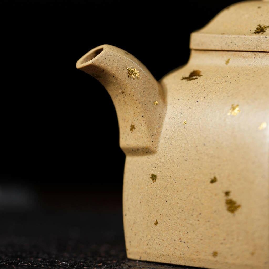Liang Cai Liu Fang 175cc - Yixing Handmade Teapot 江苏宜兴