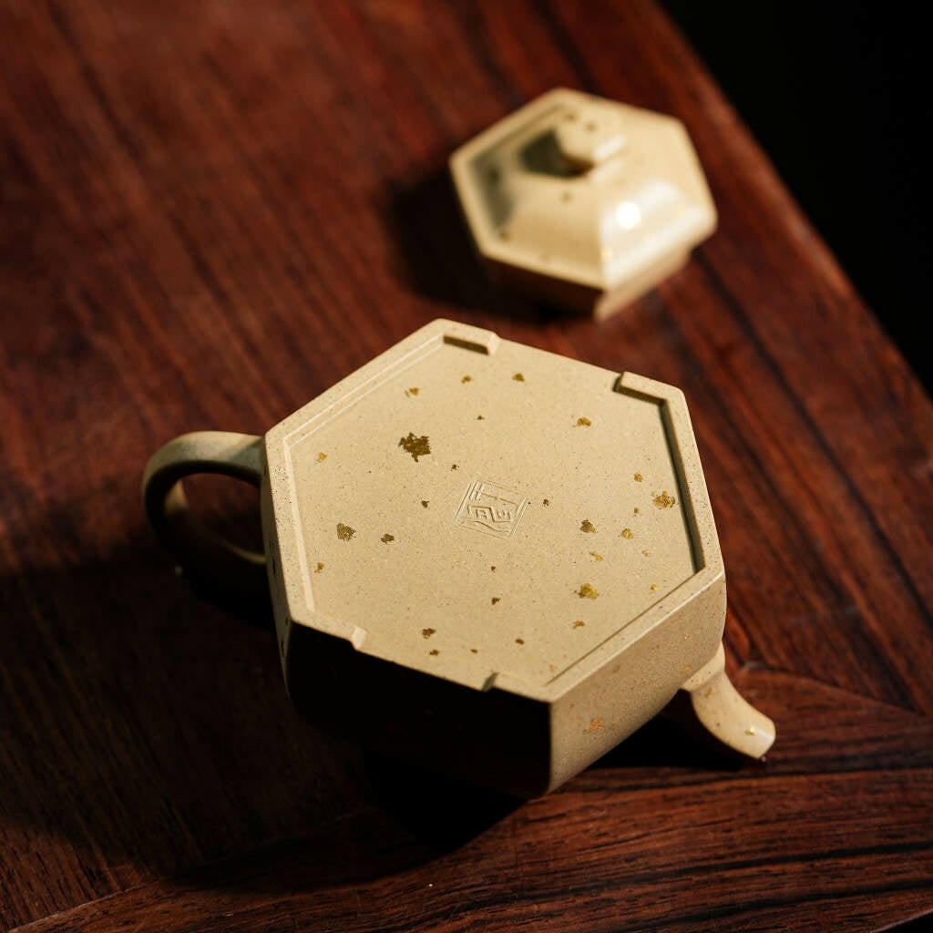 Liang Cai Liu Fang 175cc - Yixing Handmade Teapot 江苏宜兴