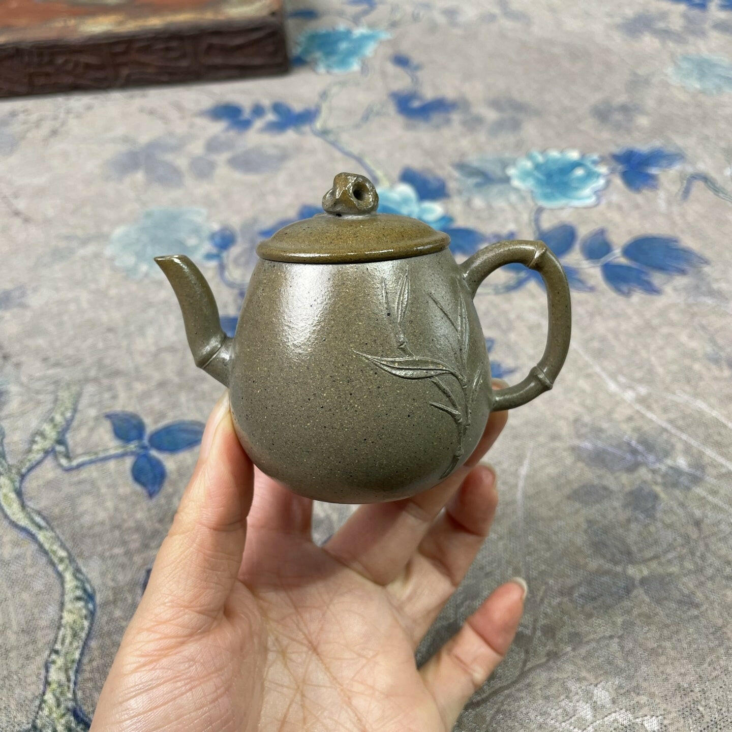 Guan Lan 95cc - Yixing Handmade Teapot 江苏宜兴
