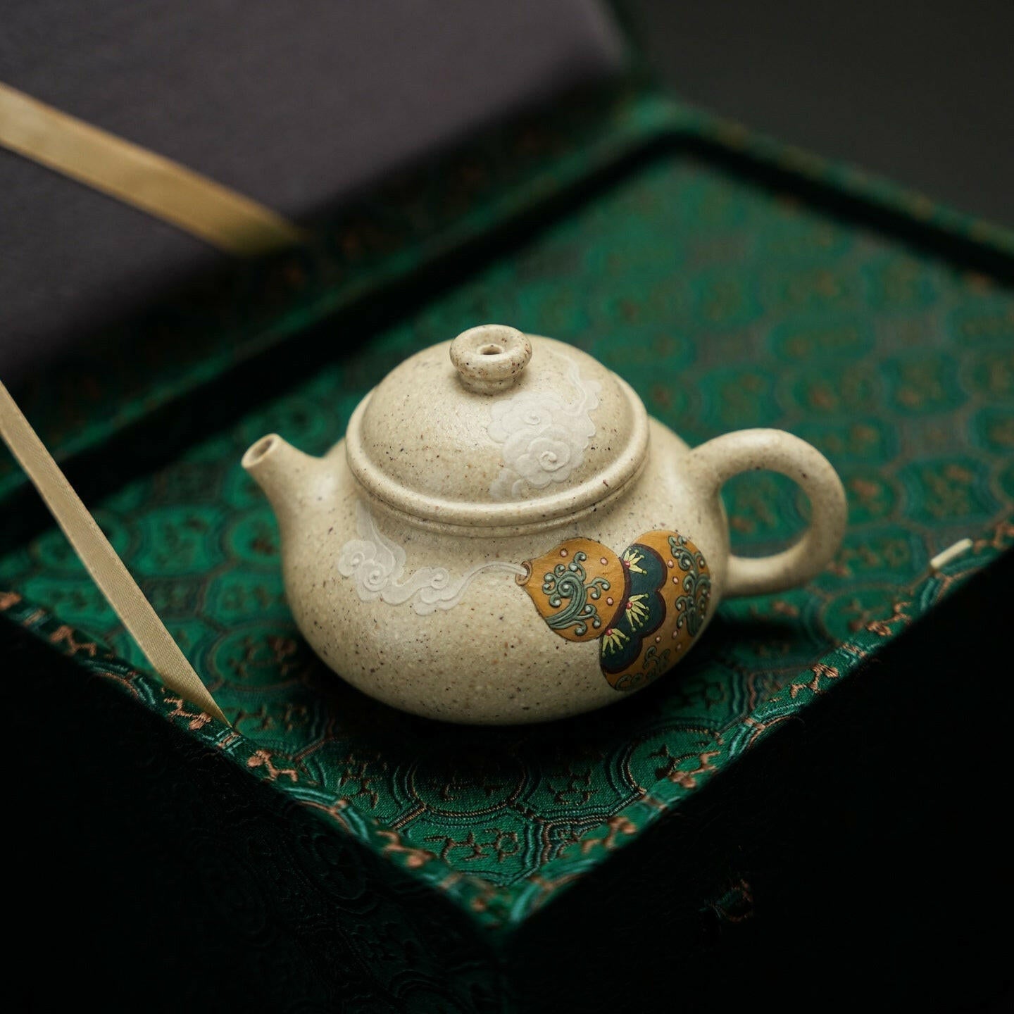Fu Lu Rong Tian 100cc - Yixing Handmade Teapot 江苏宜兴