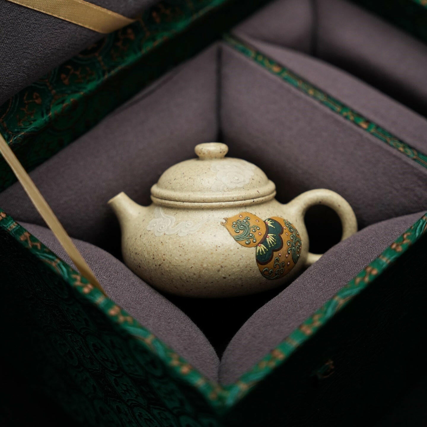 Fu Lu Rong Tian 100cc - Yixing Handmade Teapot 江苏宜兴