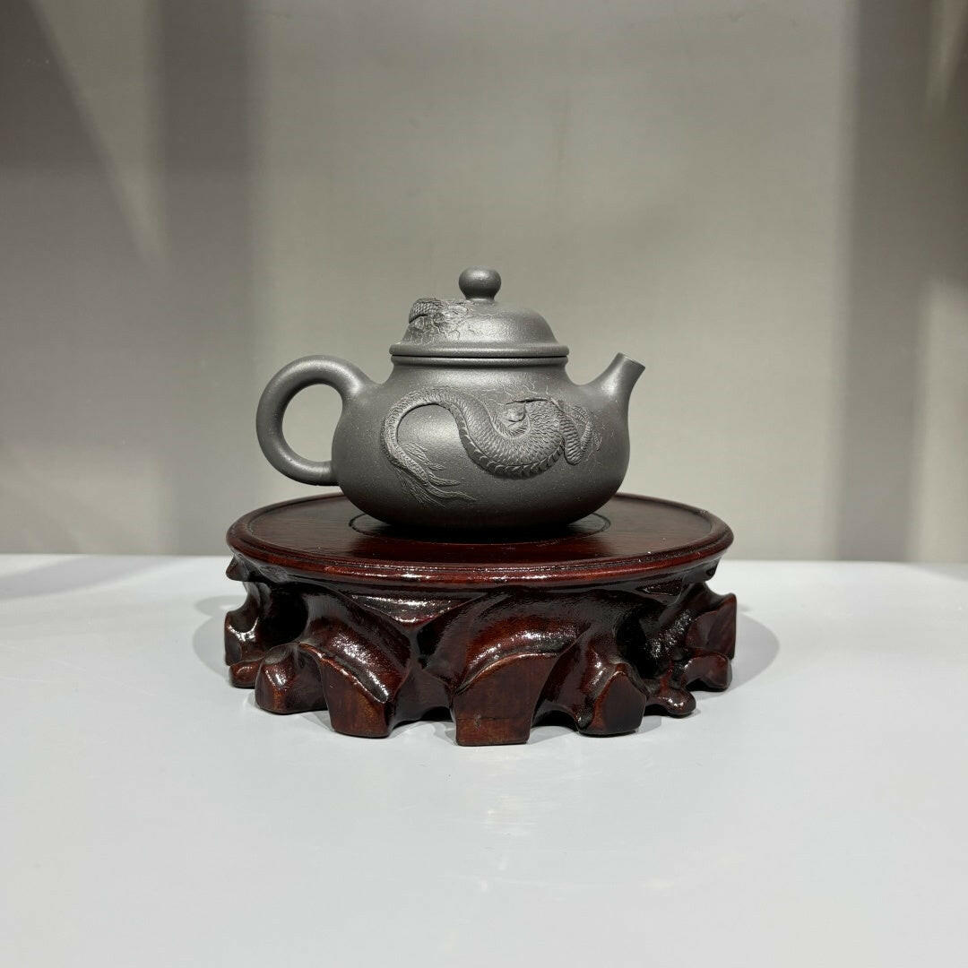 Long De Chuan Ren 230cc - Yixing Handmade Teapot 江苏宜兴