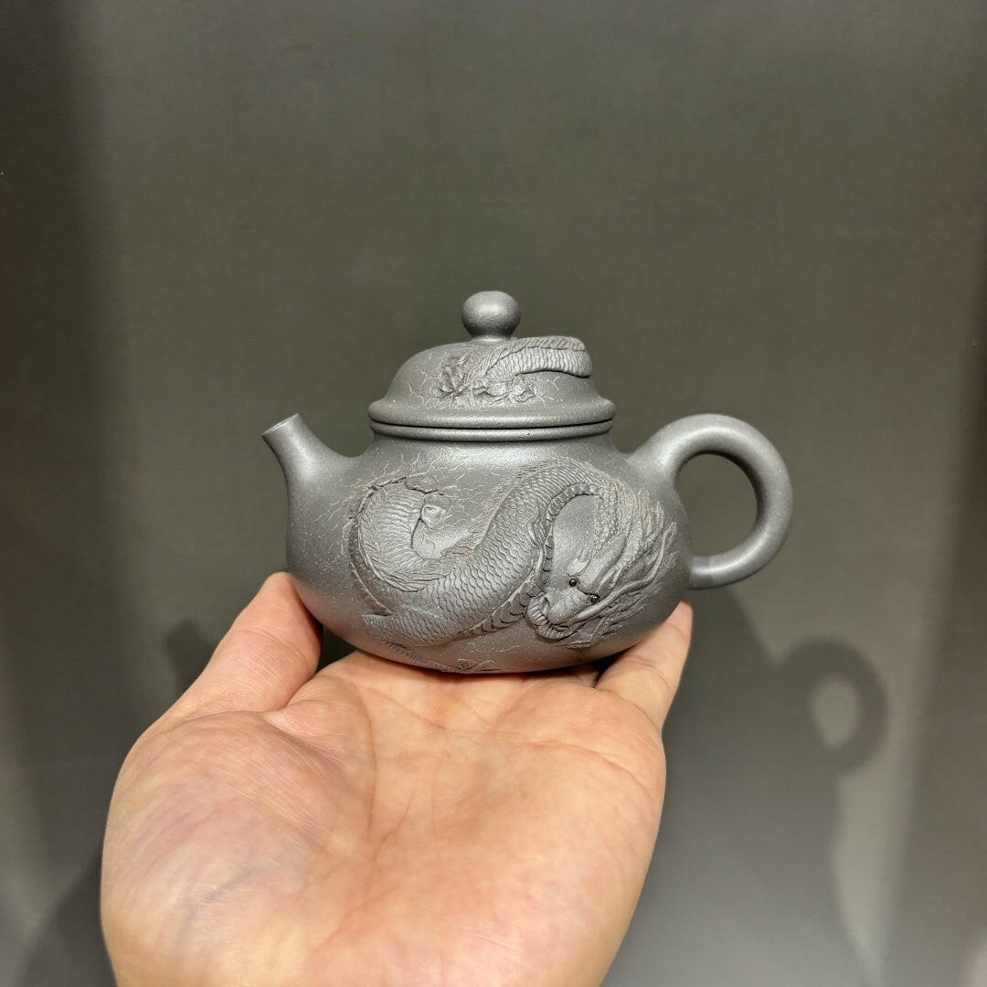 Long De Chuan Ren 230cc - Yixing Handmade Teapot 江苏宜兴