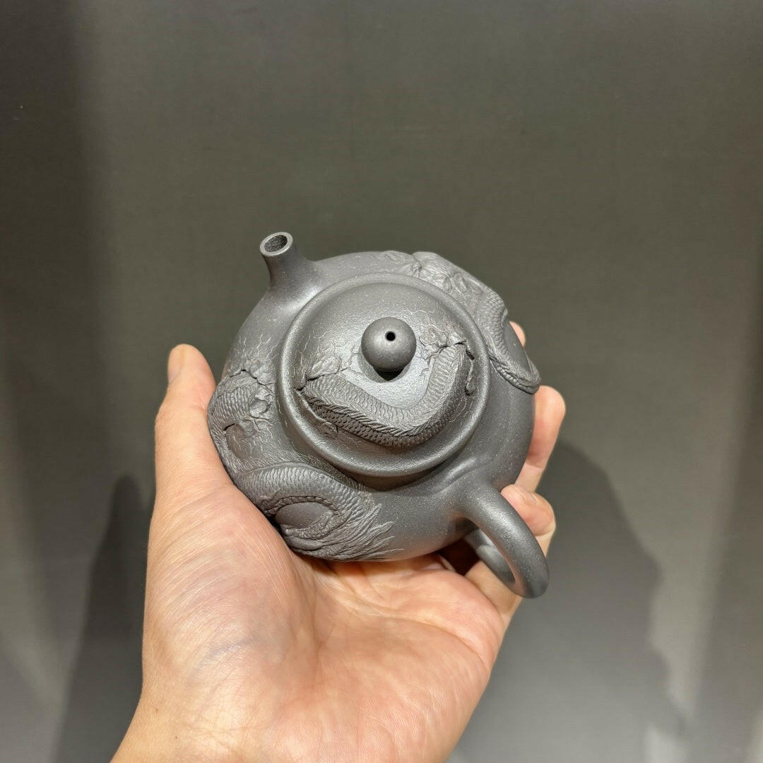 Long De Chuan Ren 230cc - Yixing Handmade Teapot 江苏宜兴