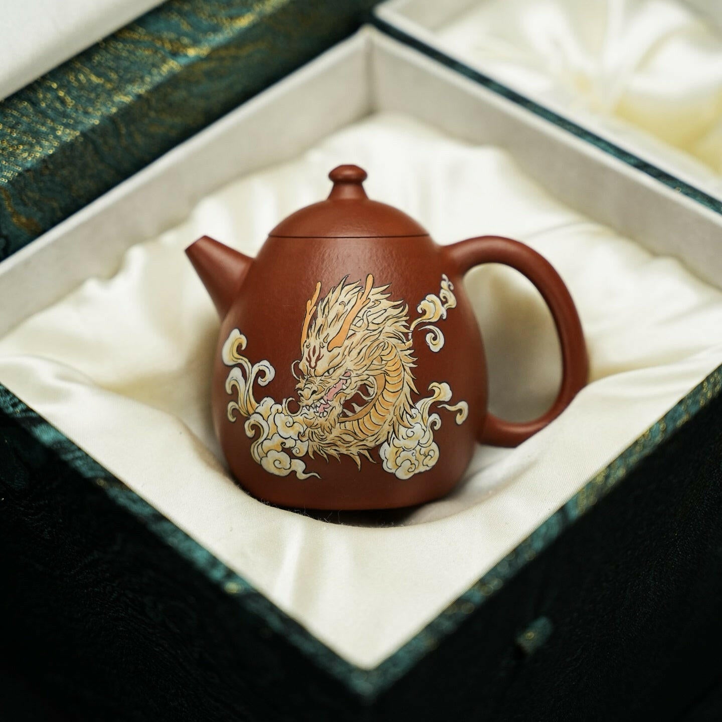 Long Dan 200cc - Yixing Handmade Teapot 江苏宜兴