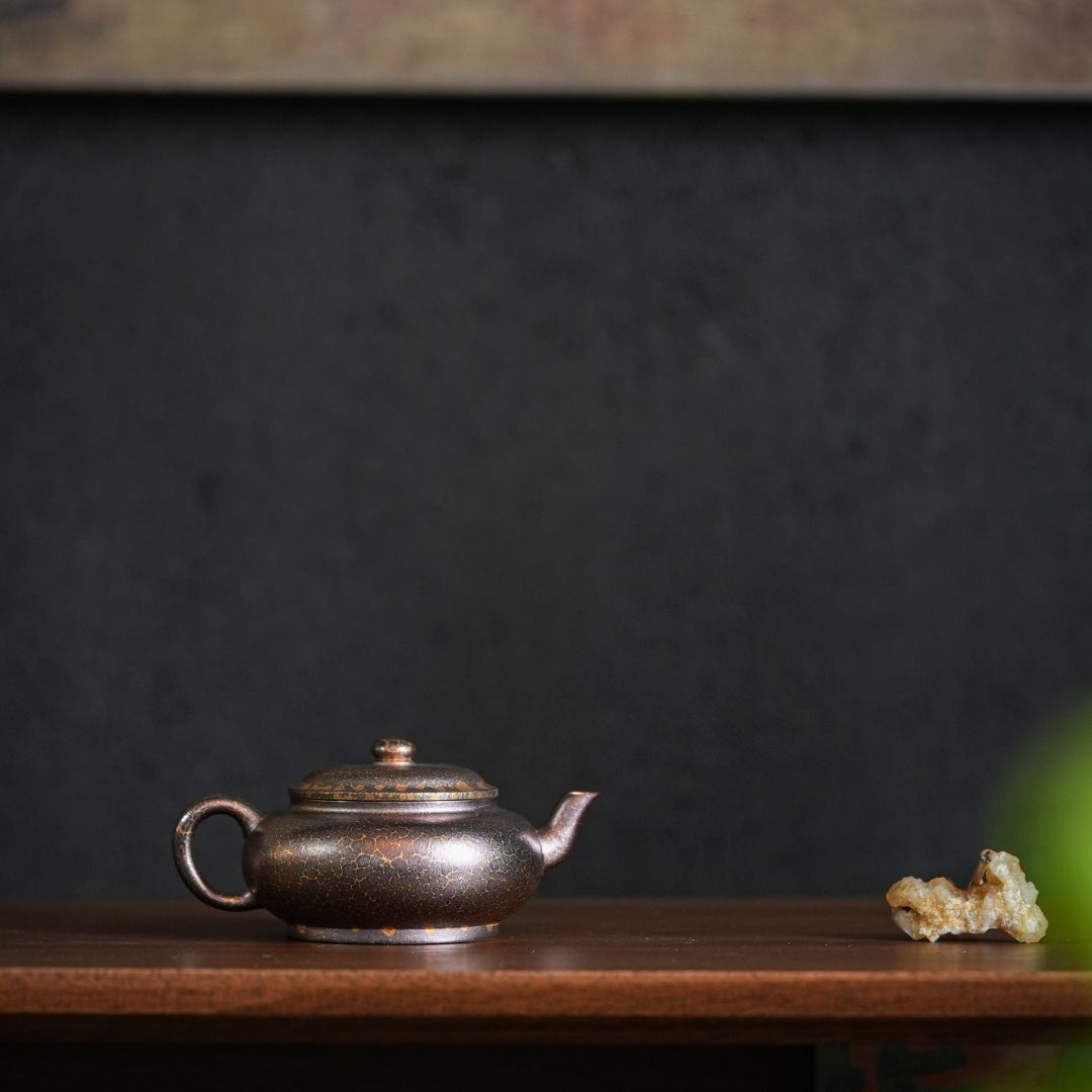 Bian Deng 100cc - Yixing Handmade Teapot 江苏宜兴