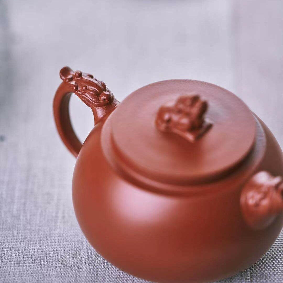 Long Yun Pi Xiu 190cc - Yixing Handmade Teapot.