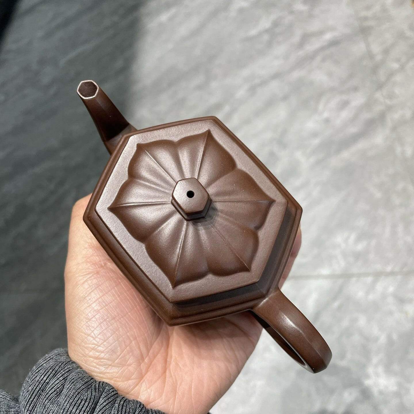 Ling Hua Xiao Liu Fang 180cc - Yixing Handmade Teapot 江苏宜兴
