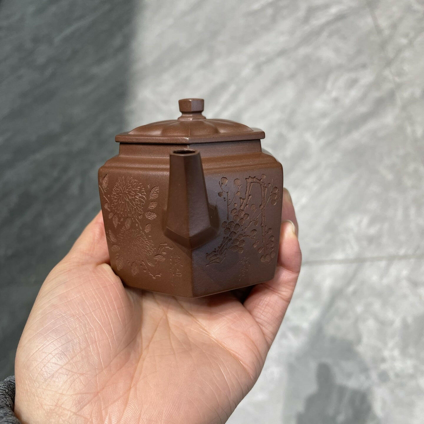Ling Hua Xiao Liu Fang 180cc - Yixing Handmade Teapot 江苏宜兴