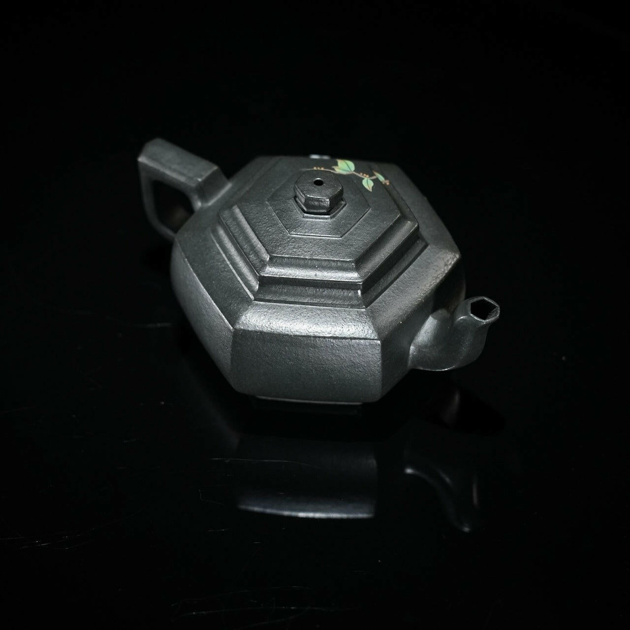 Liu Fang Xue Hua 160cc - Yixing Handmade Teapot 江苏宜兴