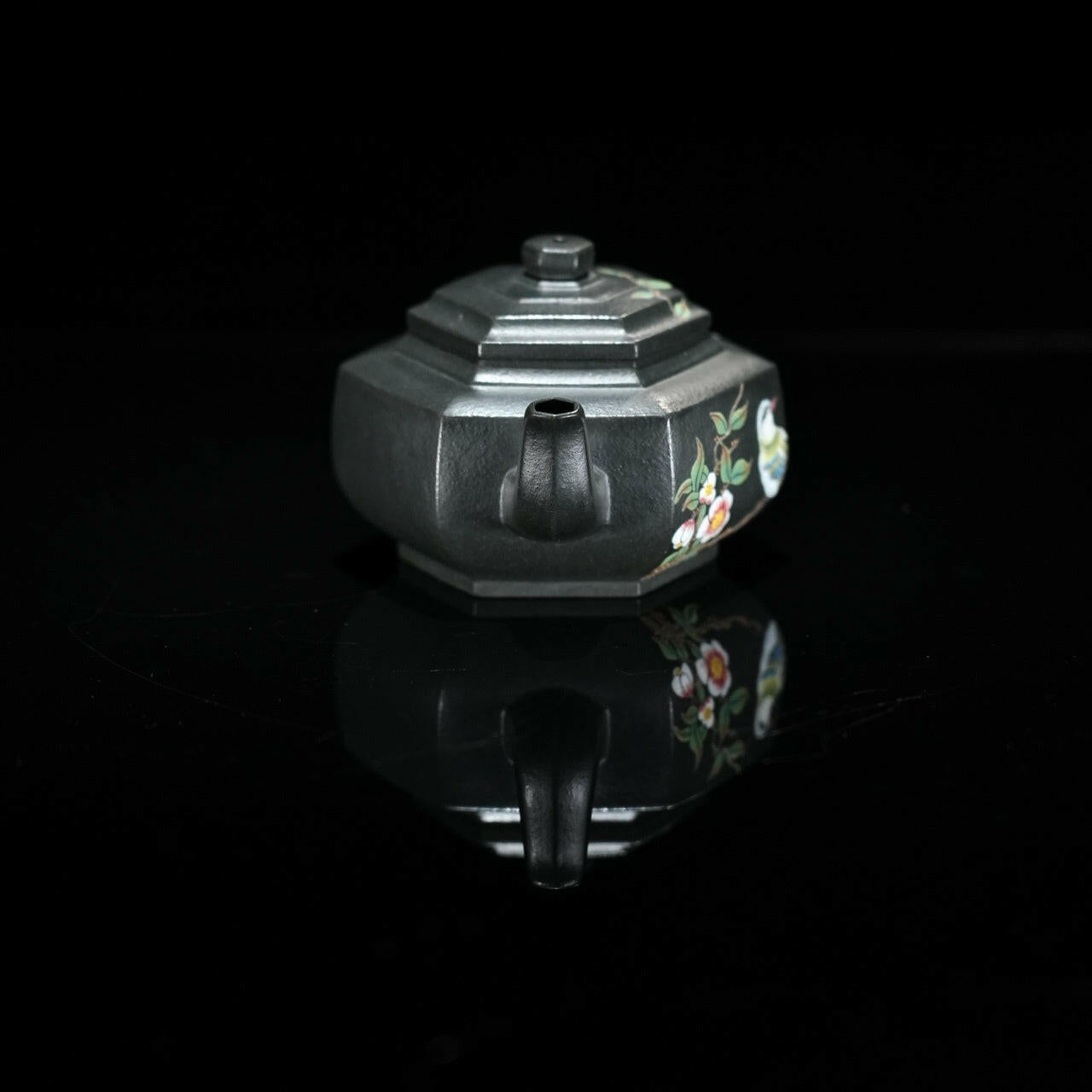 Liu Fang Xue Hua 160cc - Yixing Handmade Teapot 江苏宜兴