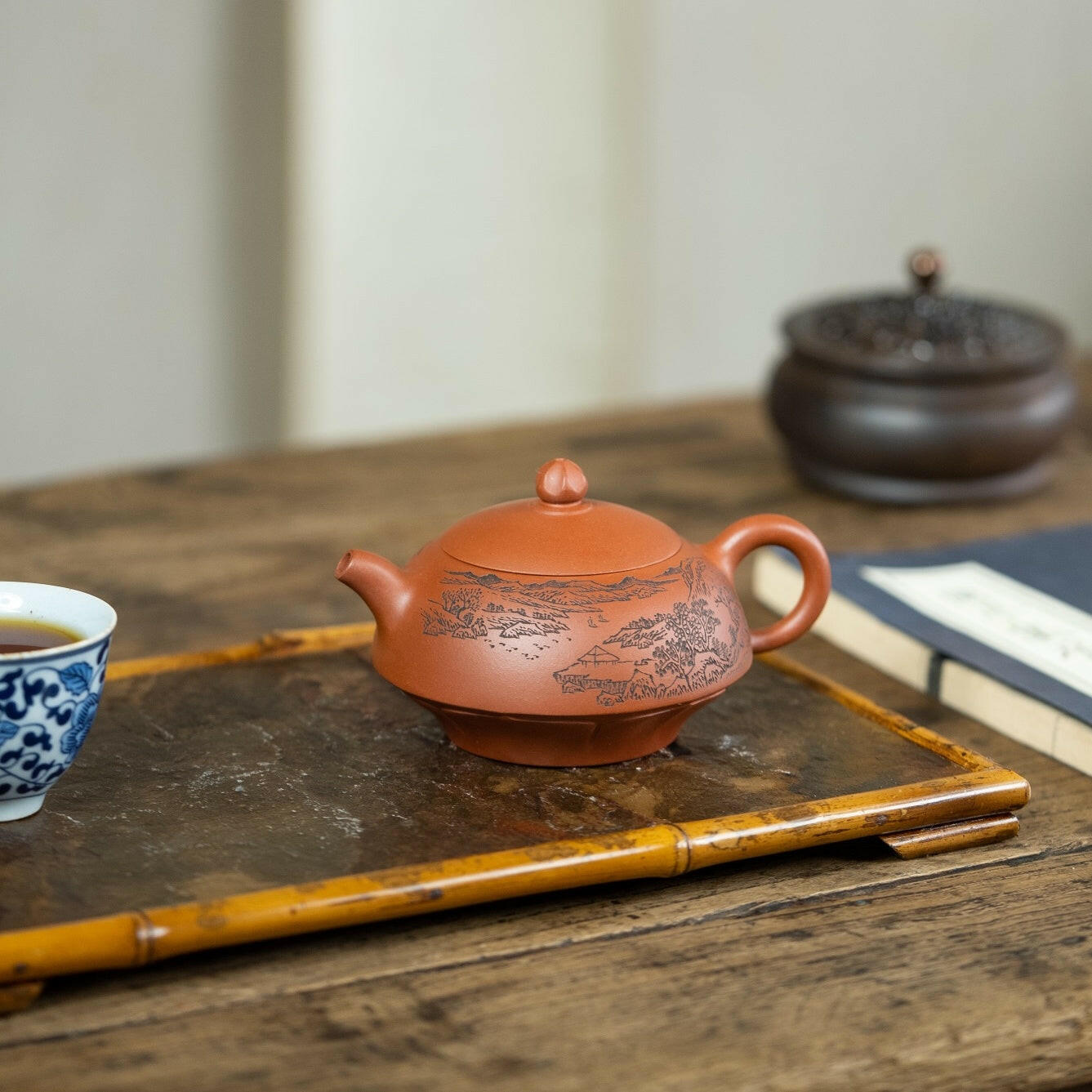 Ling Hua 160cc - Yixing Handmade Teapot 江苏宜兴