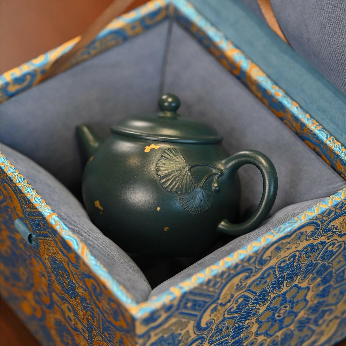 Jin Feng Yu Lu - Yixing Handmade Teapot 江苏宜兴