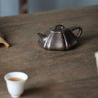 Jin Fang 200cc - Yixing Handmade Teapot 江苏宜兴