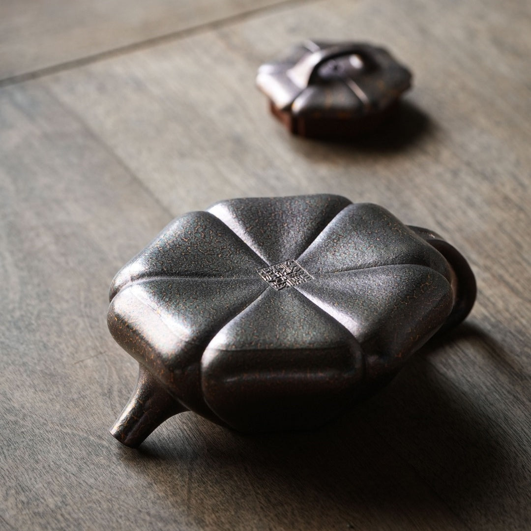 Jin Fang 200cc - Yixing Handmade Teapot 江苏宜兴