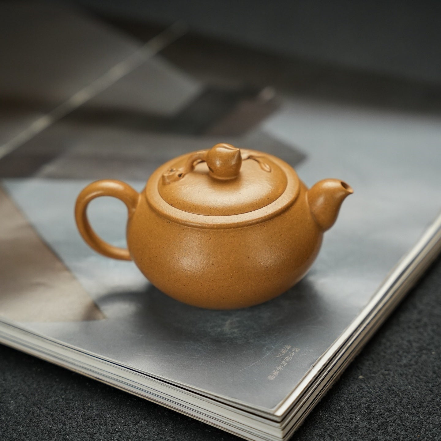 Li Yong Shou Tao 200cc - Yixing Handmade Teapot 江苏宜兴