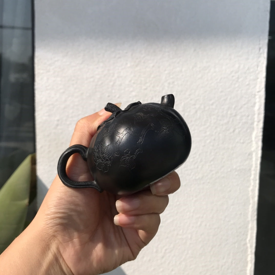 Xiao Qie Gua 100cc - Yixing Handmade Teapot 江苏宜兴