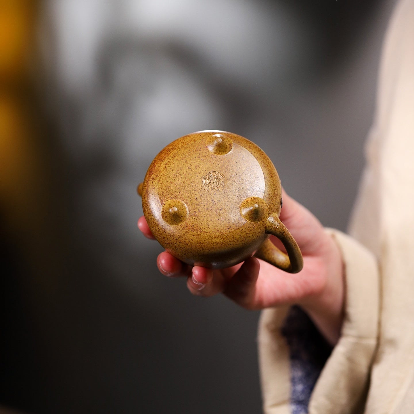 Gao Shi Piao 200cc - Yixing Handmade Teapot 江苏宜兴