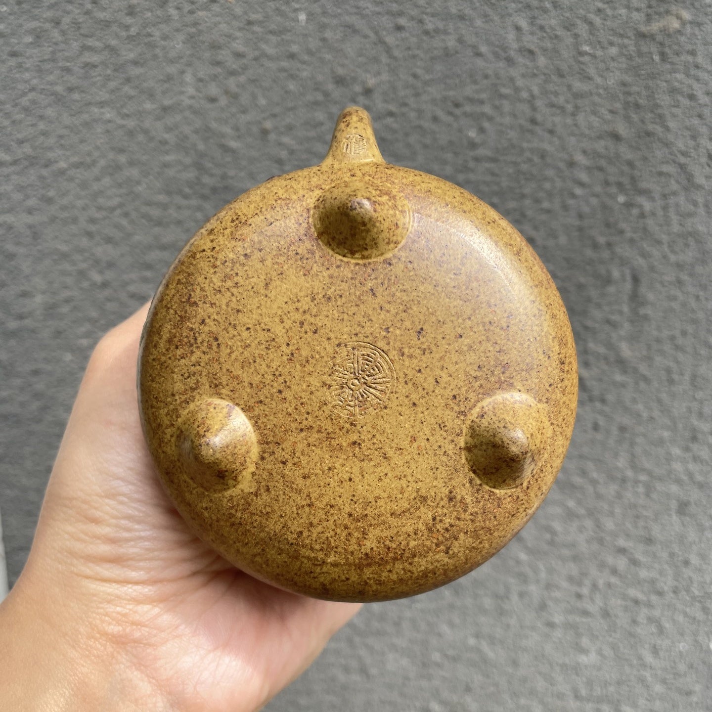 Gao Shi Piao 200cc - Yixing Handmade Teapot 江苏宜兴