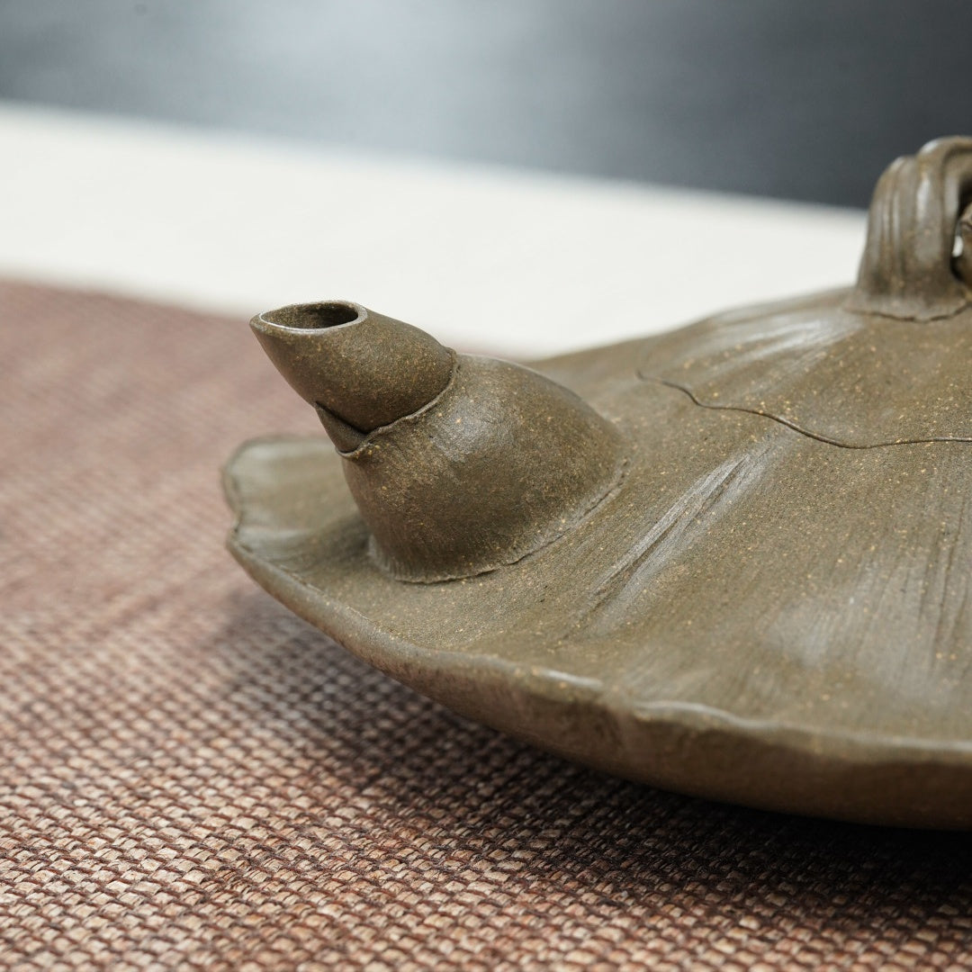 He Tang Qing Qu 200cc - Yixing Handmade Teapot 江苏宜兴