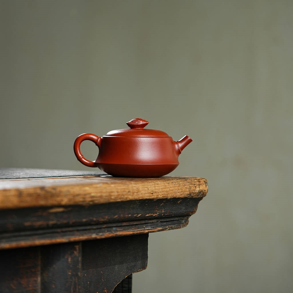 Zhi Zu 200cc - Yixing Handmade Teapot 江苏宜兴
