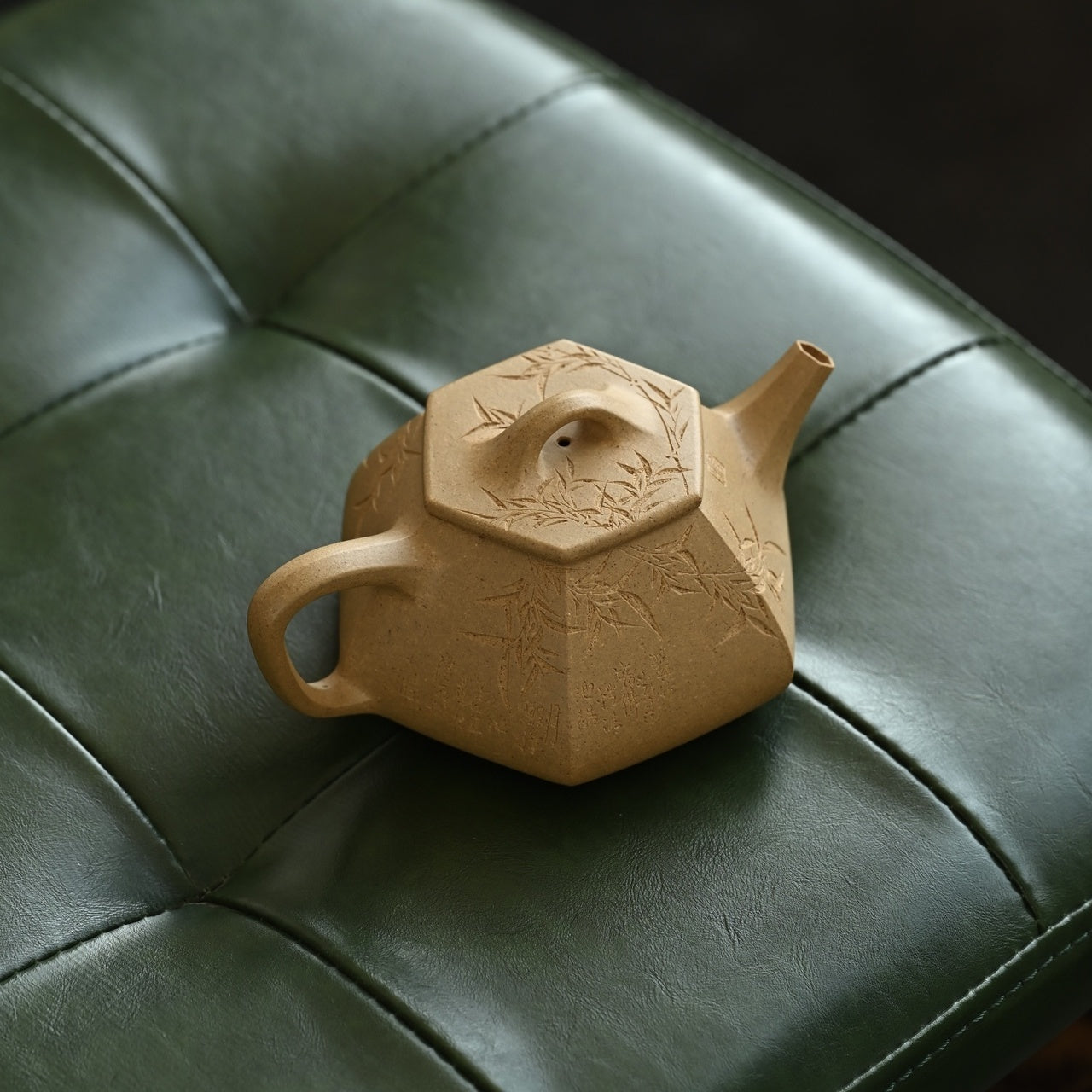 Liu Fang Shi Piao 220cc - Yixing Handmade Teapot 江苏宜兴