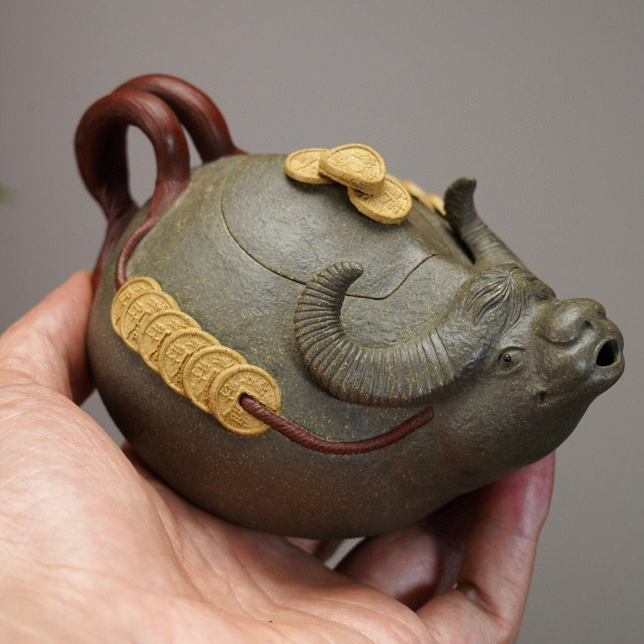Jin Niu Bao Chun 230cc - Yixing Handmade Teapot 江苏宜兴