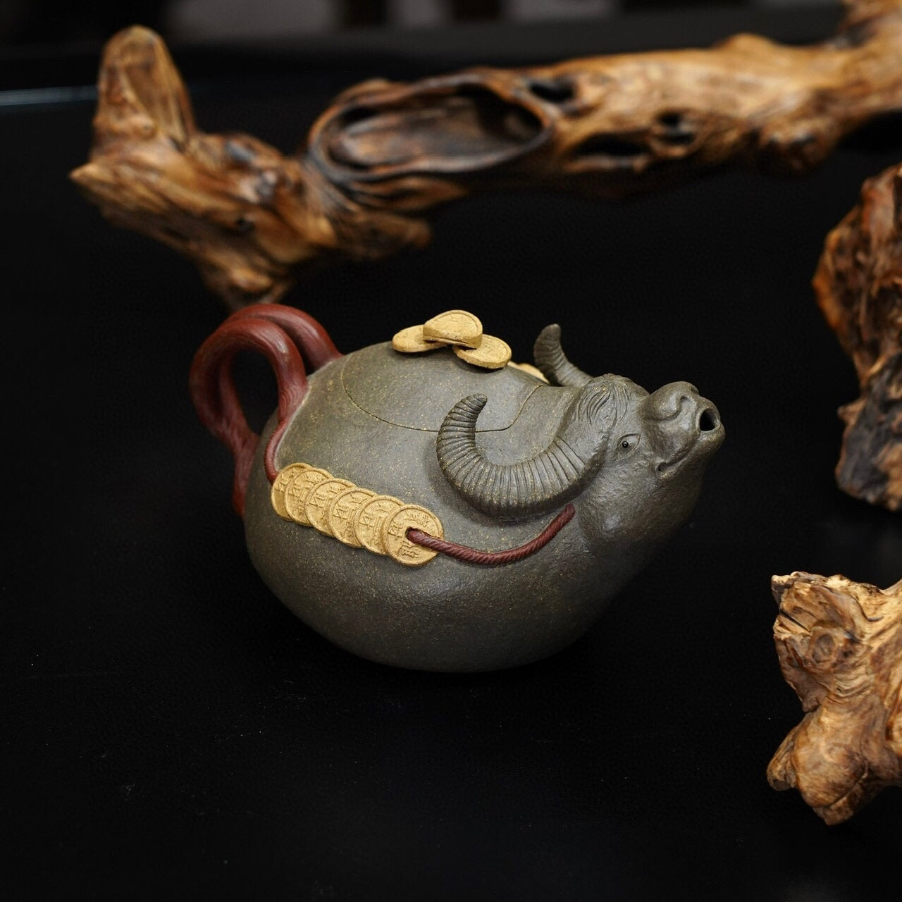 Jin Niu Bao Chun 230cc - Yixing Handmade Teapot 江苏宜兴