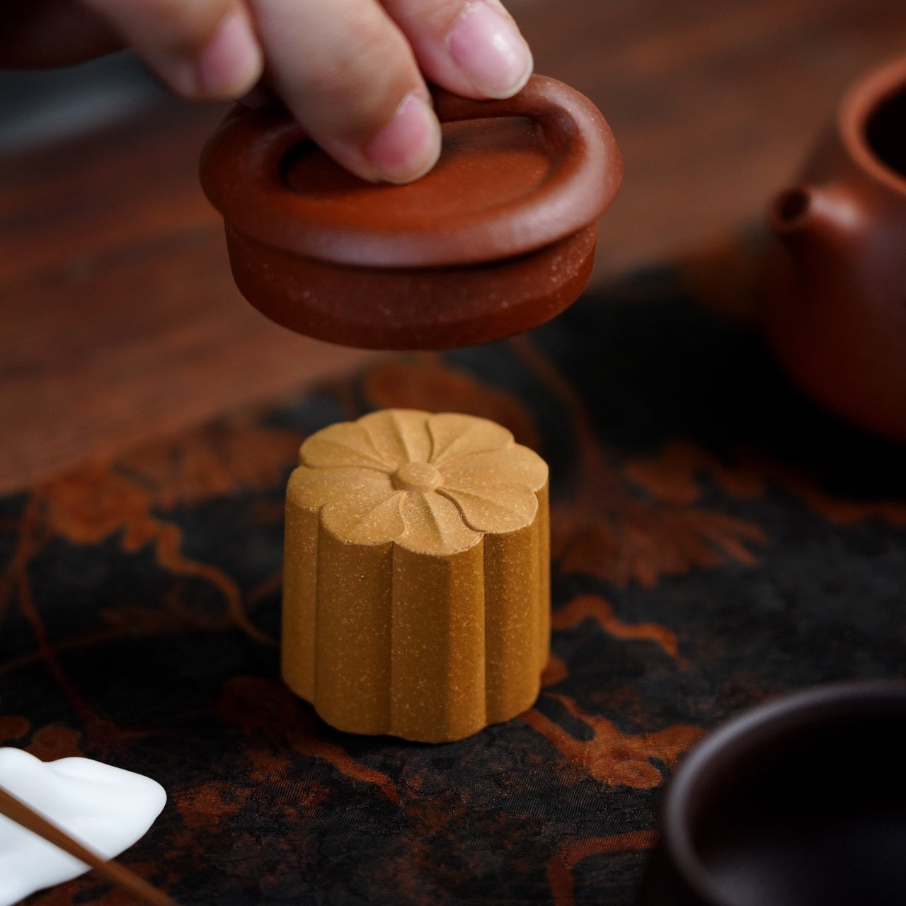 Piao Yin 130cc - Yixing Handmade Teapot 江苏宜兴