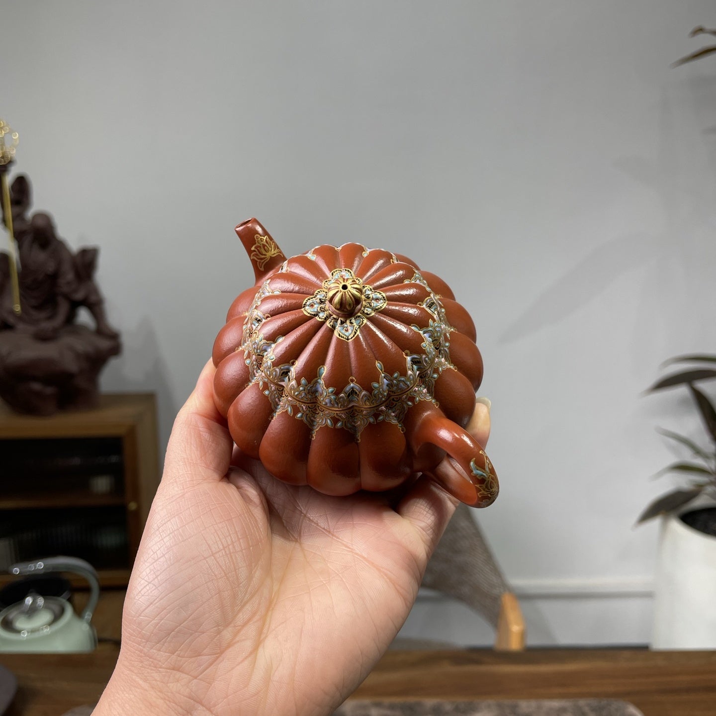 Jin Wen Pan Hu 160cc - Yixing Handmade Teapot.