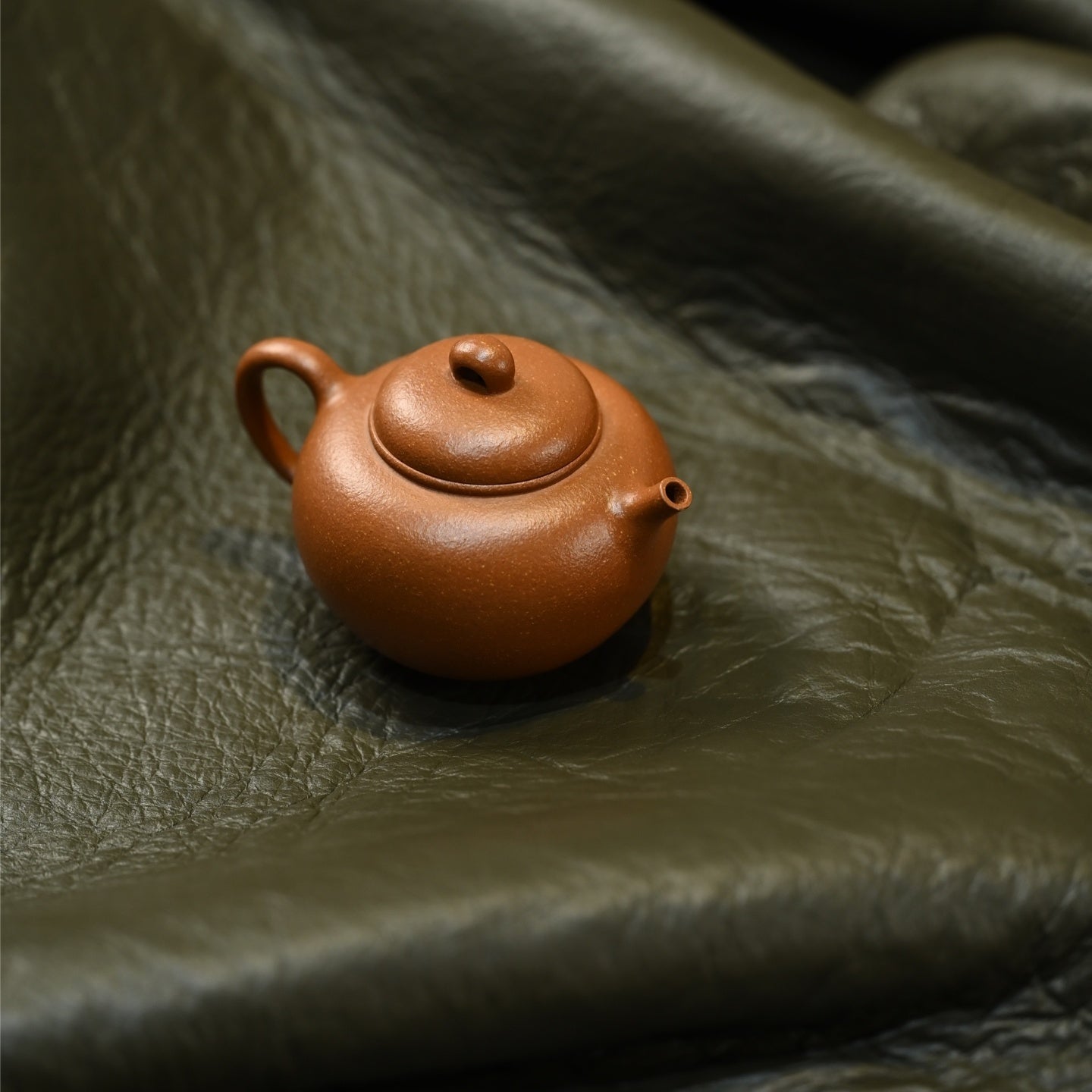 Tong Qu 140cc - Yixing Handmade Teapot.