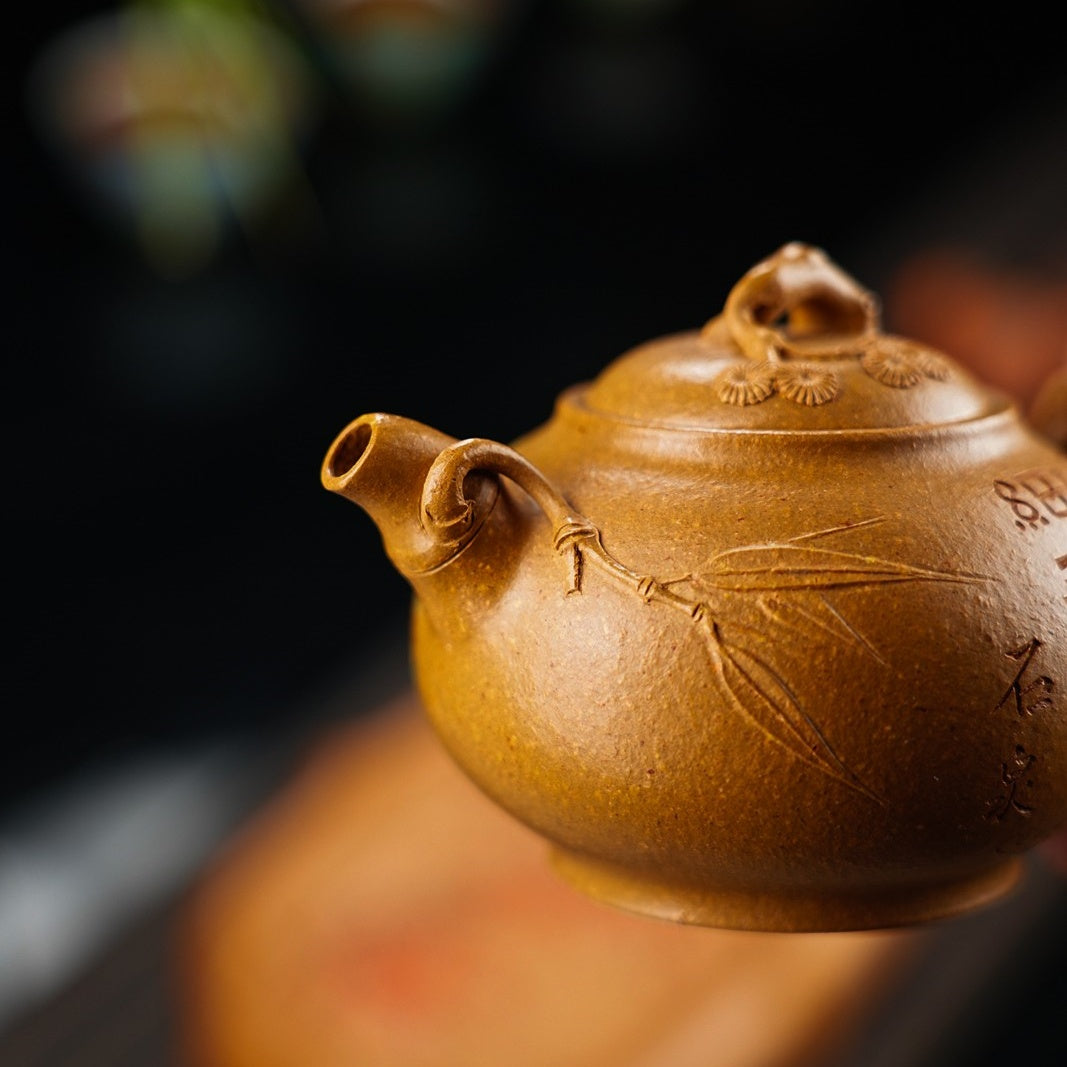 Song Zhu Mei 200cc - Yixing Handmade Teapot.