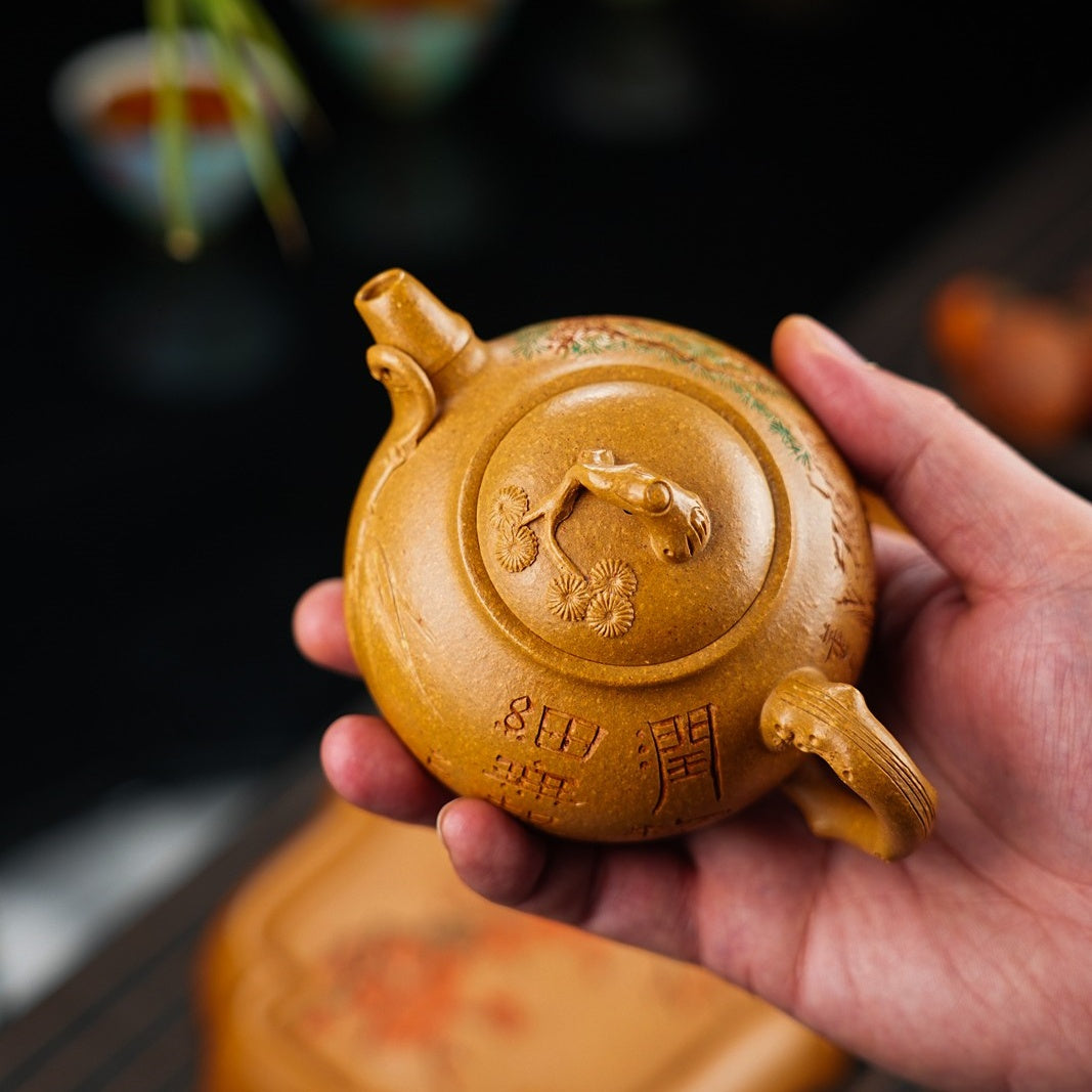 Song Zhu Mei 200cc - Yixing Handmade Teapot.