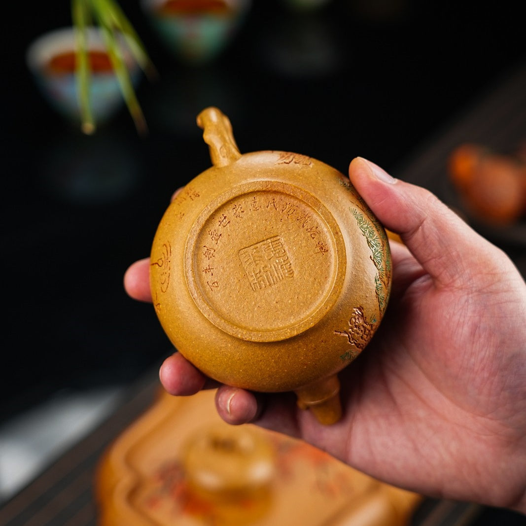 Song Zhu Mei 200cc - Yixing Handmade Teapot.