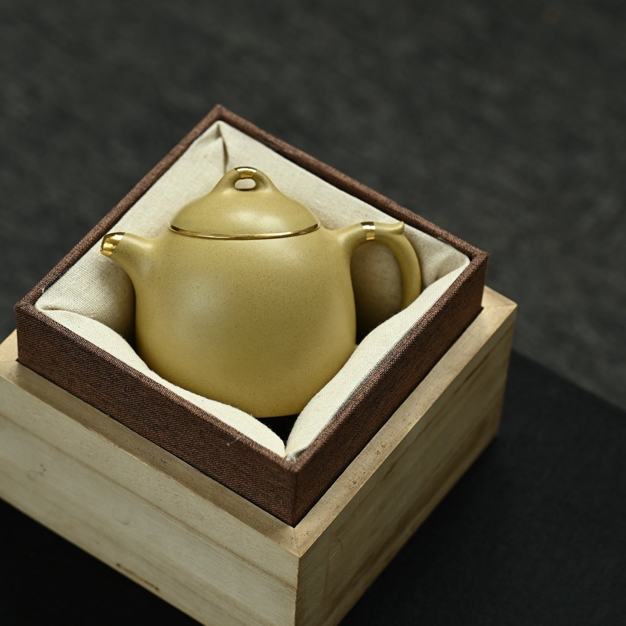 Qin Quan 230cc - Yixing Handmade Teapot.