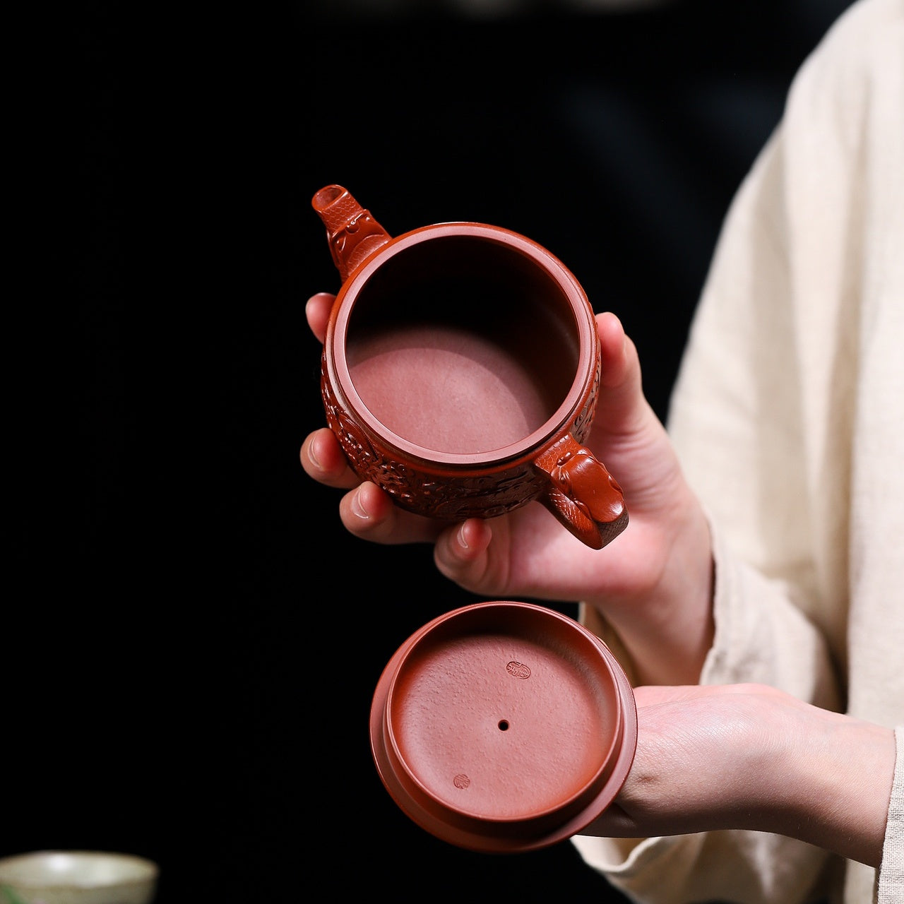 Fu Diao Han Wa 180cc - Yixing Handmade Teapot.