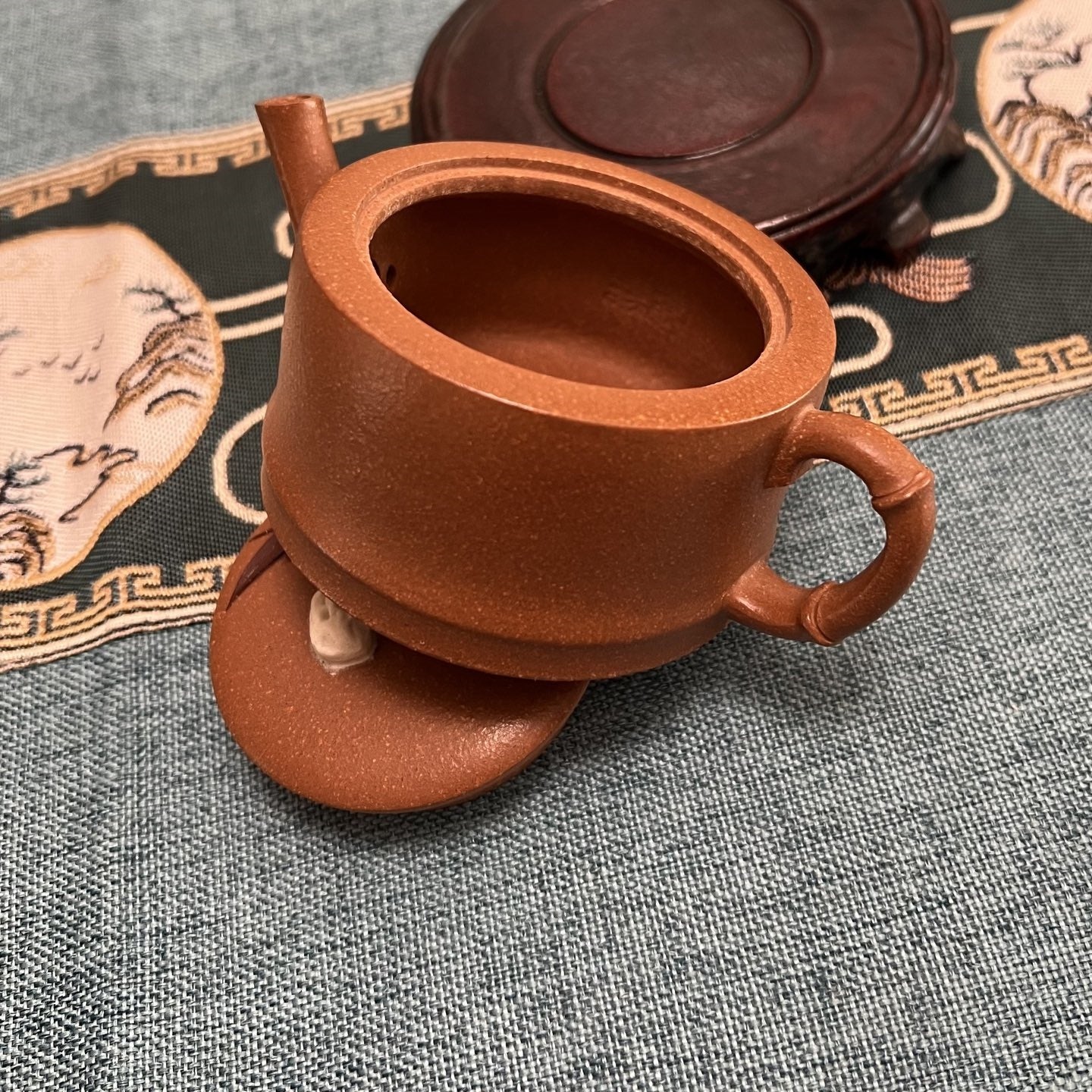 Tai Hu Shi Zhu 120cc - Yixing Handmade Teapot.