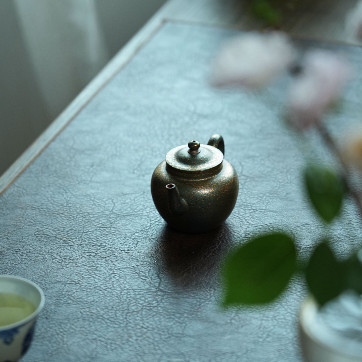 Gu Lian Zi 110cc - Yixing Handmade Teapot.