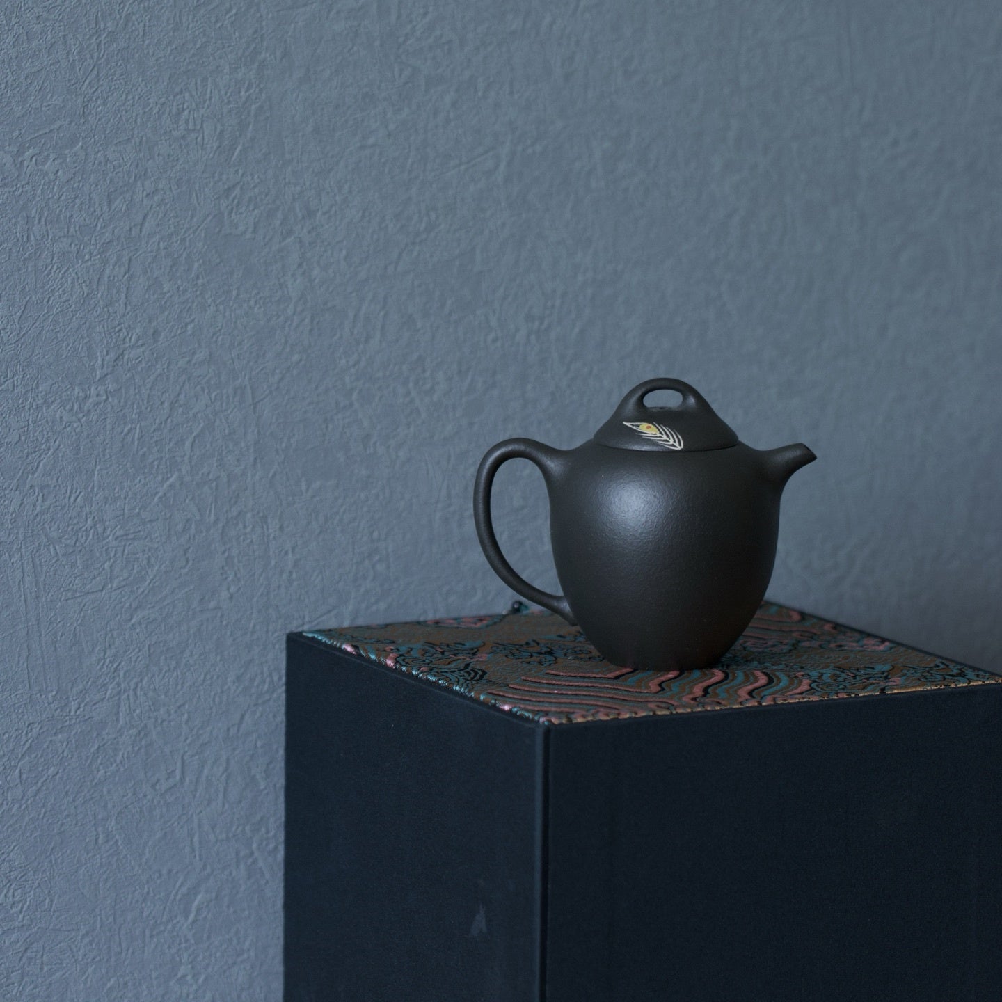 Feng Wu Jiu Tian 115cc - Yixing Handmade Teapot.