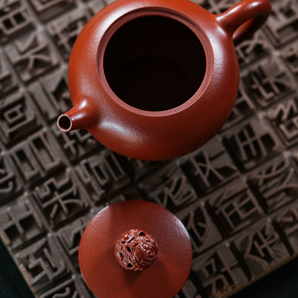 Long Zhu 150cc - Yixing Handmade Teapot.