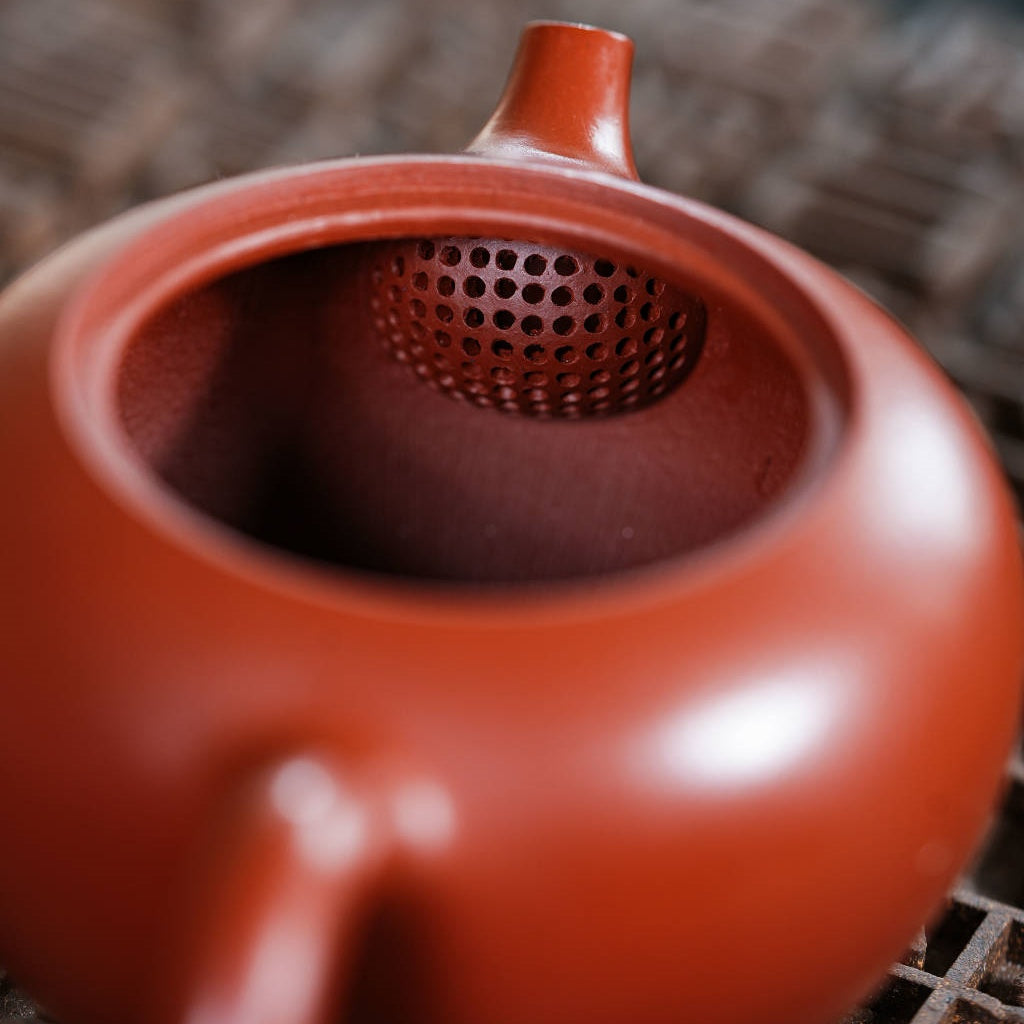 Long Zhu 150cc - Yixing Handmade Teapot.