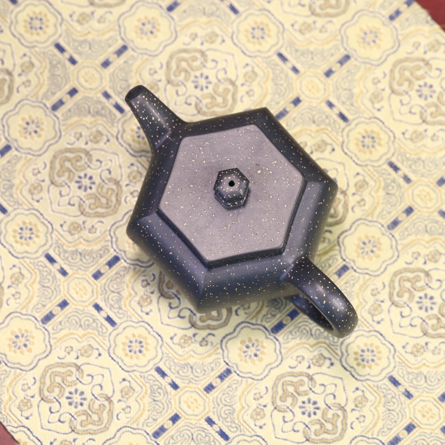 Liu Fang Jing Quan 170cc - Yixing Handmade Teapot.