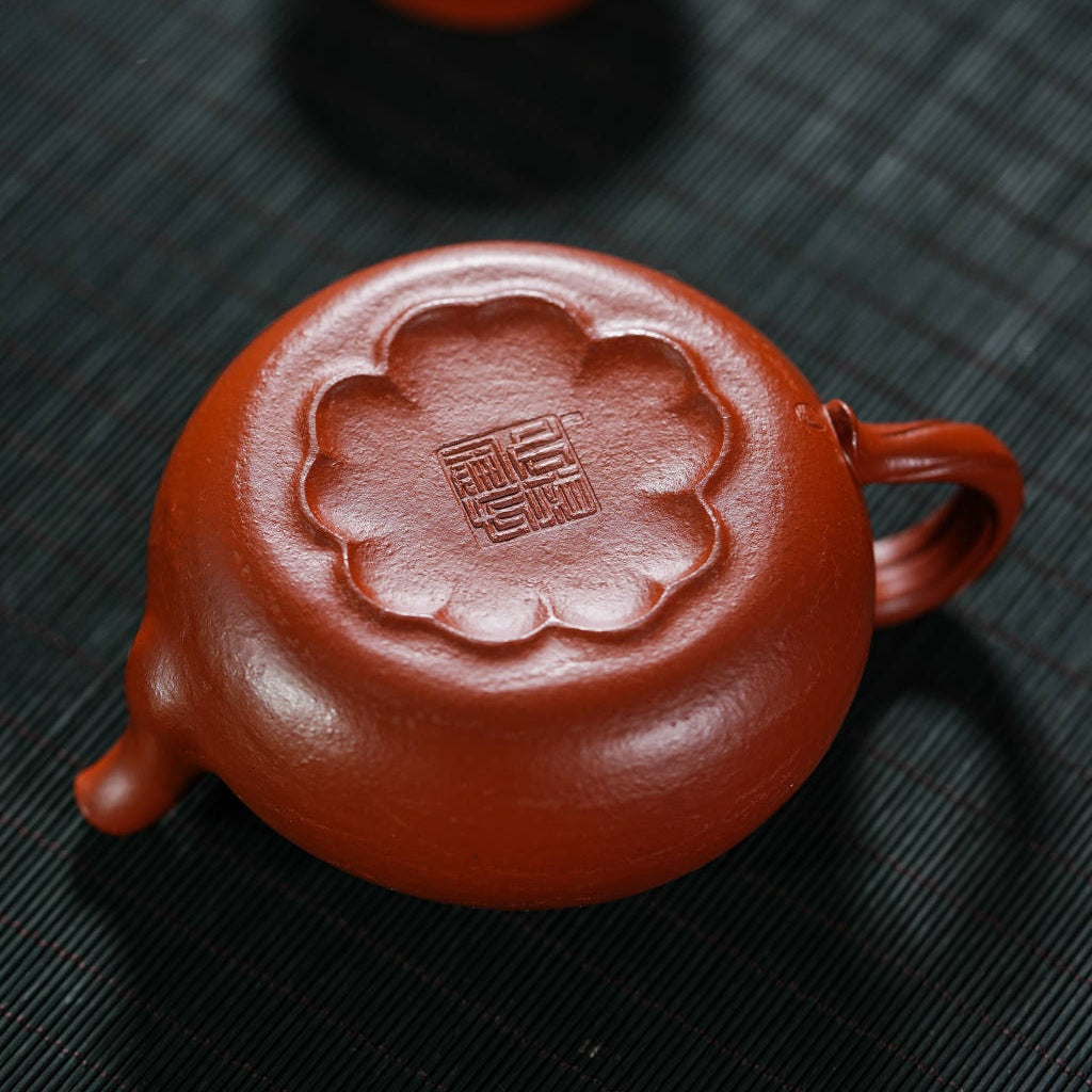 De Xin 110cc - Yixing Handmade Teapot.