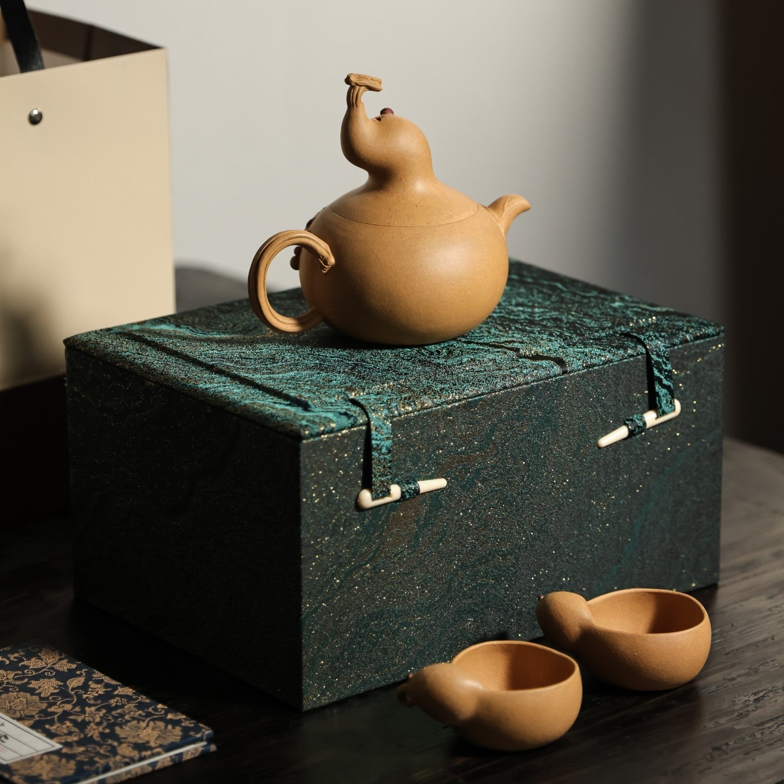 Piao Chong Set - Yixing Handmade Teapot 江苏宜兴