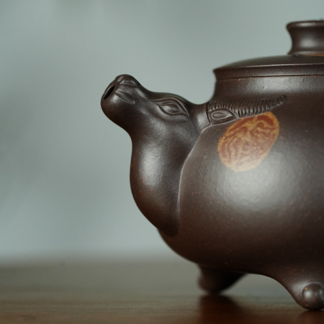 Niu Zhuan Qian Kun 675cc - Yixing Handmade Teapot 【DM for price】 江苏宜兴