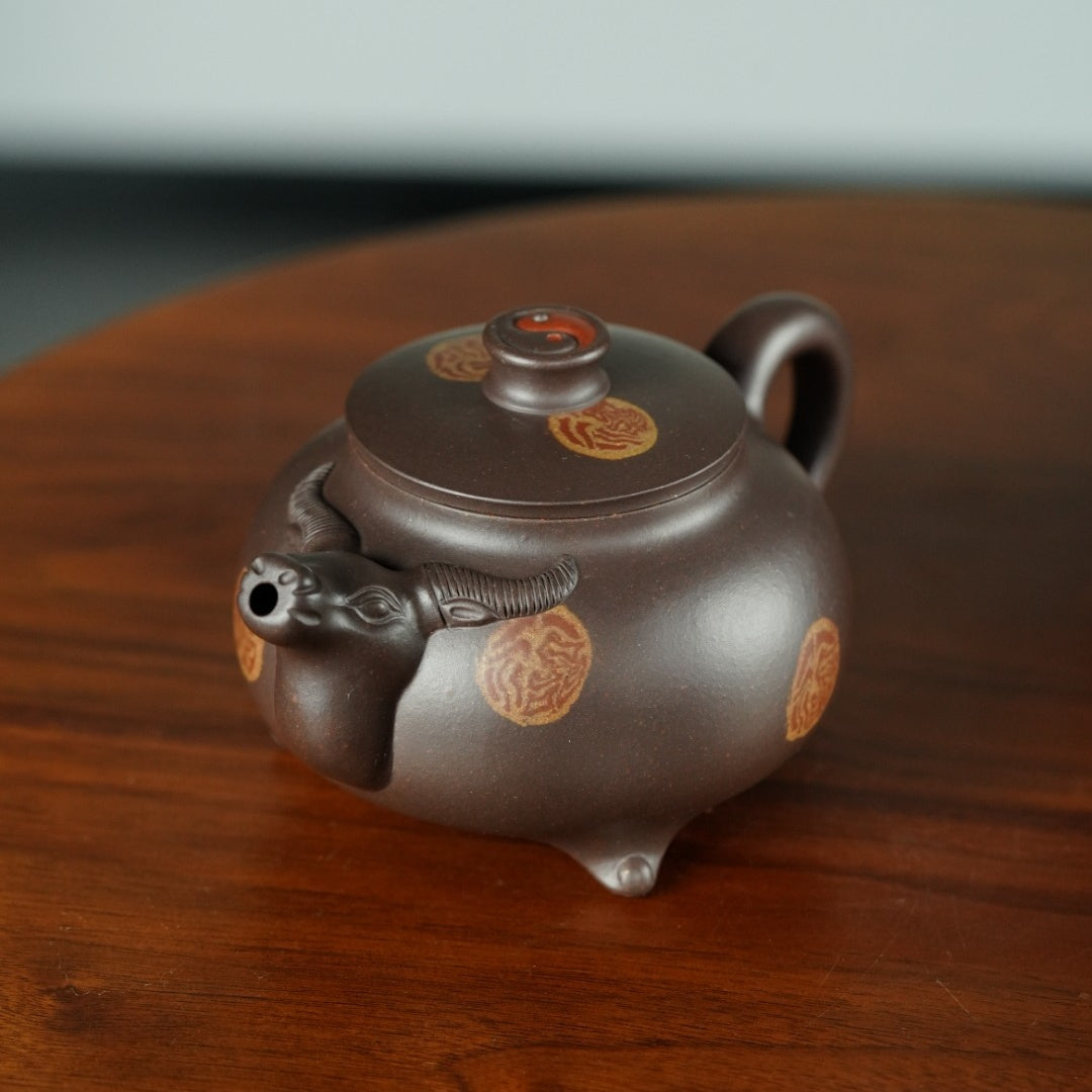Niu Zhuan Qian Kun 675cc - Yixing Handmade Teapot 【DM for price】 江苏宜兴