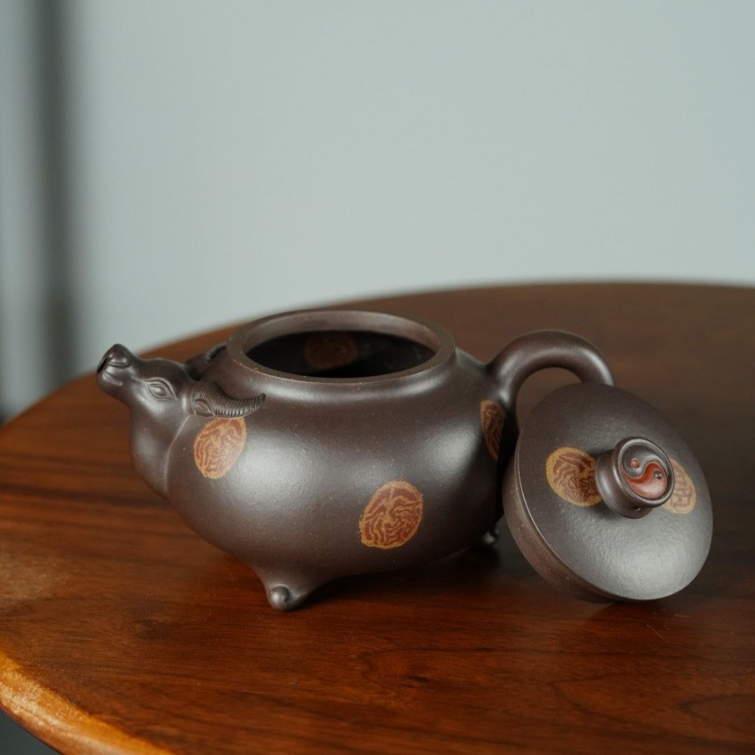 Niu Zhuan Qian Kun 675cc - Yixing Handmade Teapot 【DM for price】 江苏宜兴