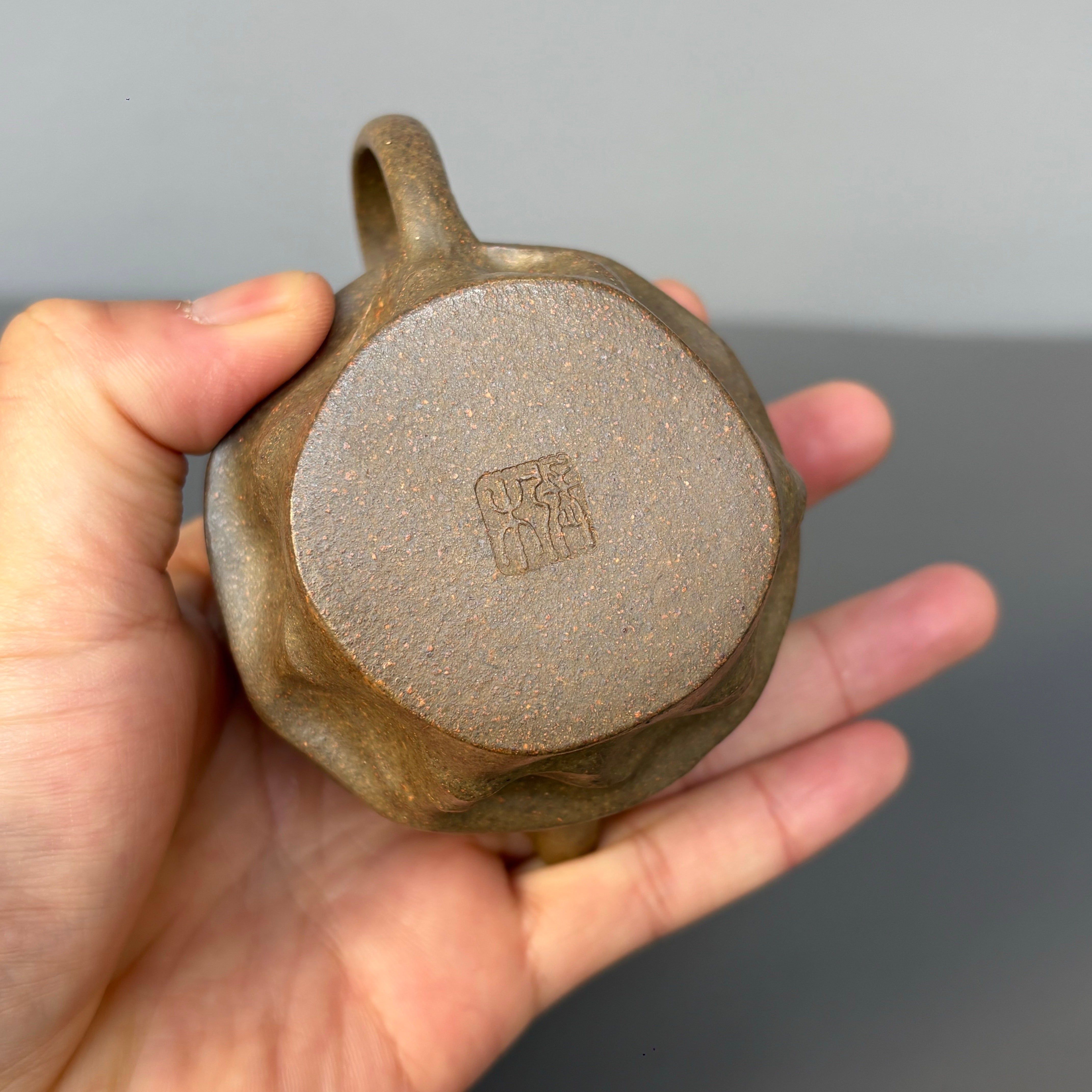 Tai Hu Shi Qu 120cc - Yixing Handmade Teapot 江苏宜兴