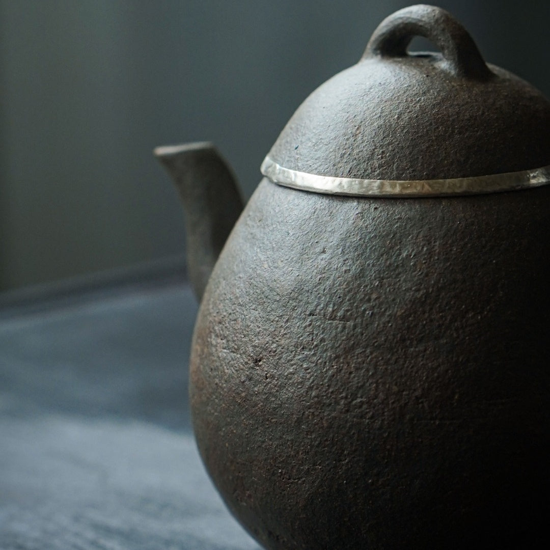 Long Dan 100cc - Yixing Handmade Teapot 江苏宜兴