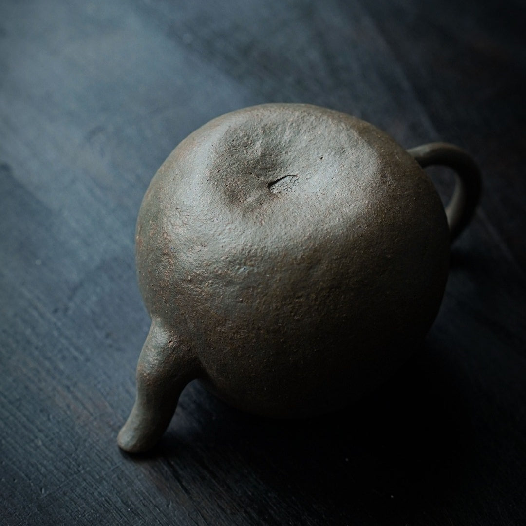 Long Dan 100cc - Yixing Handmade Teapot 江苏宜兴